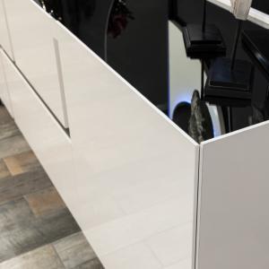 300-300-30b4e2df-b792-44e2-8175-78a885b8e9aa-jpg