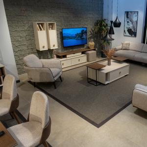 300-300-d4197e99-beae-454d-9cba-0a7c5e787a88-jpg